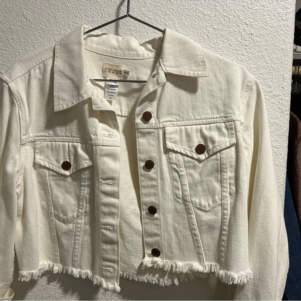 Alice + Olivia Cream Boxy Cropped Jacket